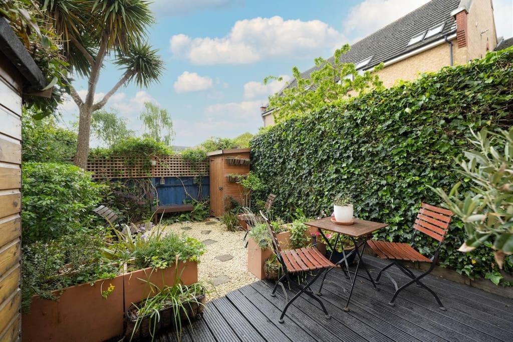 Ferienhaus Victoria Park 2 Bedroom House W/ Garden & Parking London